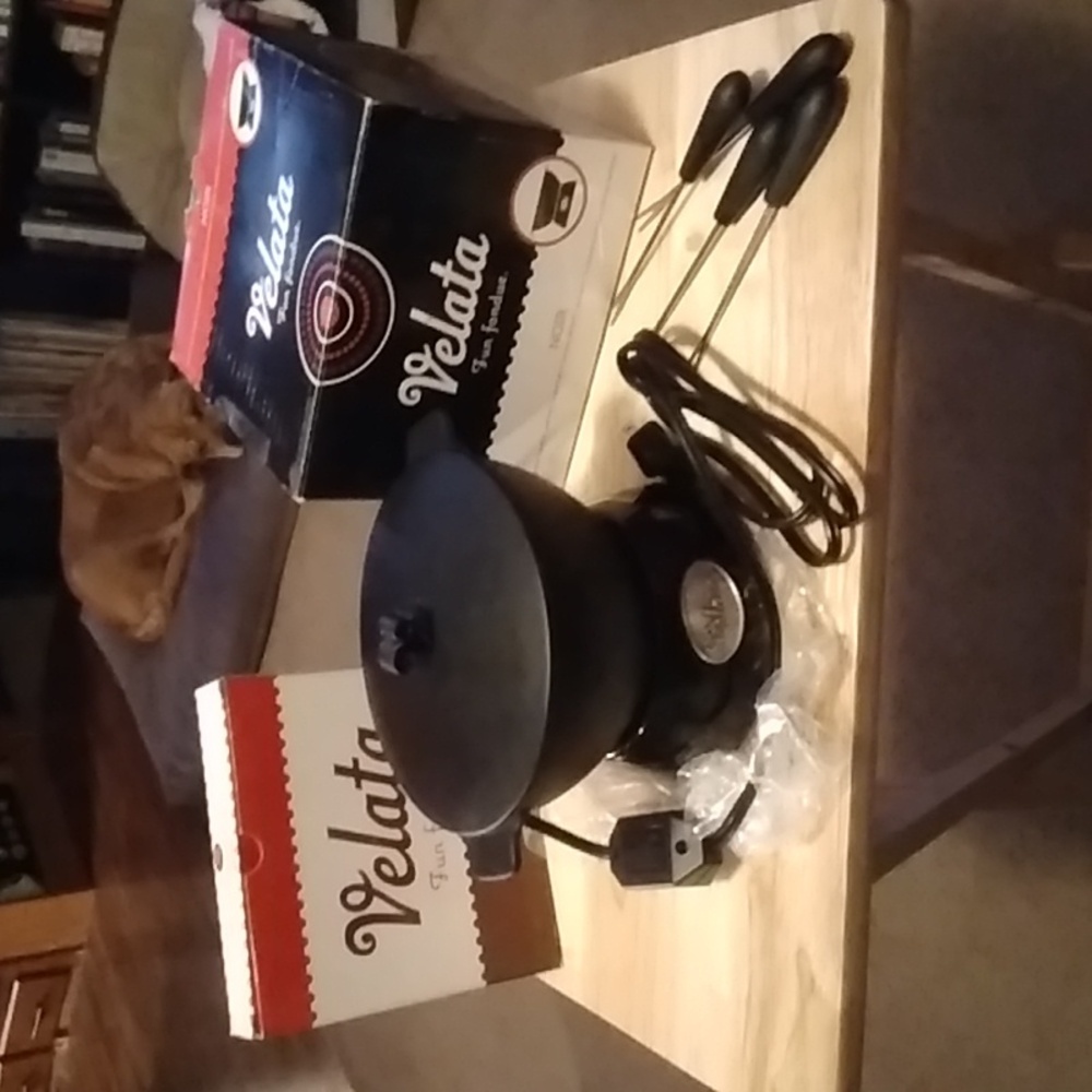 NIB larger Fondue warmer